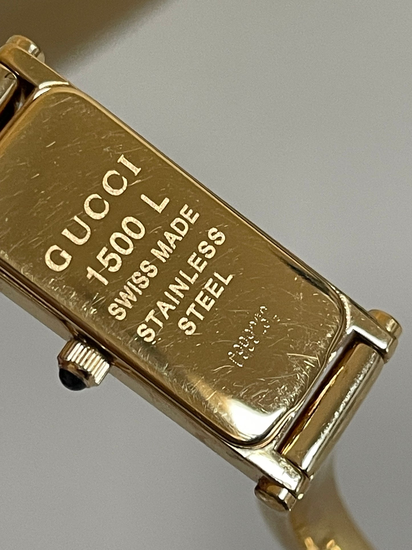 Vintage Gucci Bangle Watch 1500L White Shell Dial