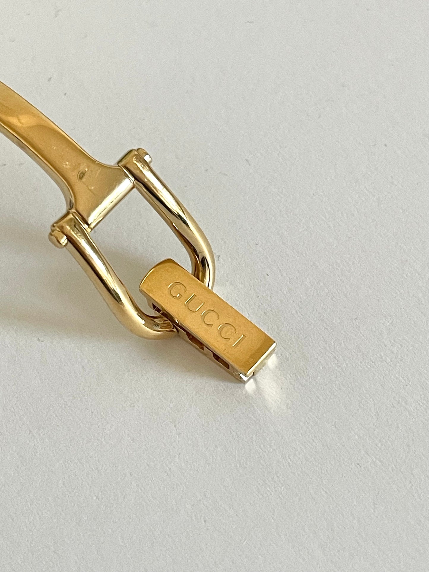 Vintage Gucci Bangle Watch 1500L White Shell Dial