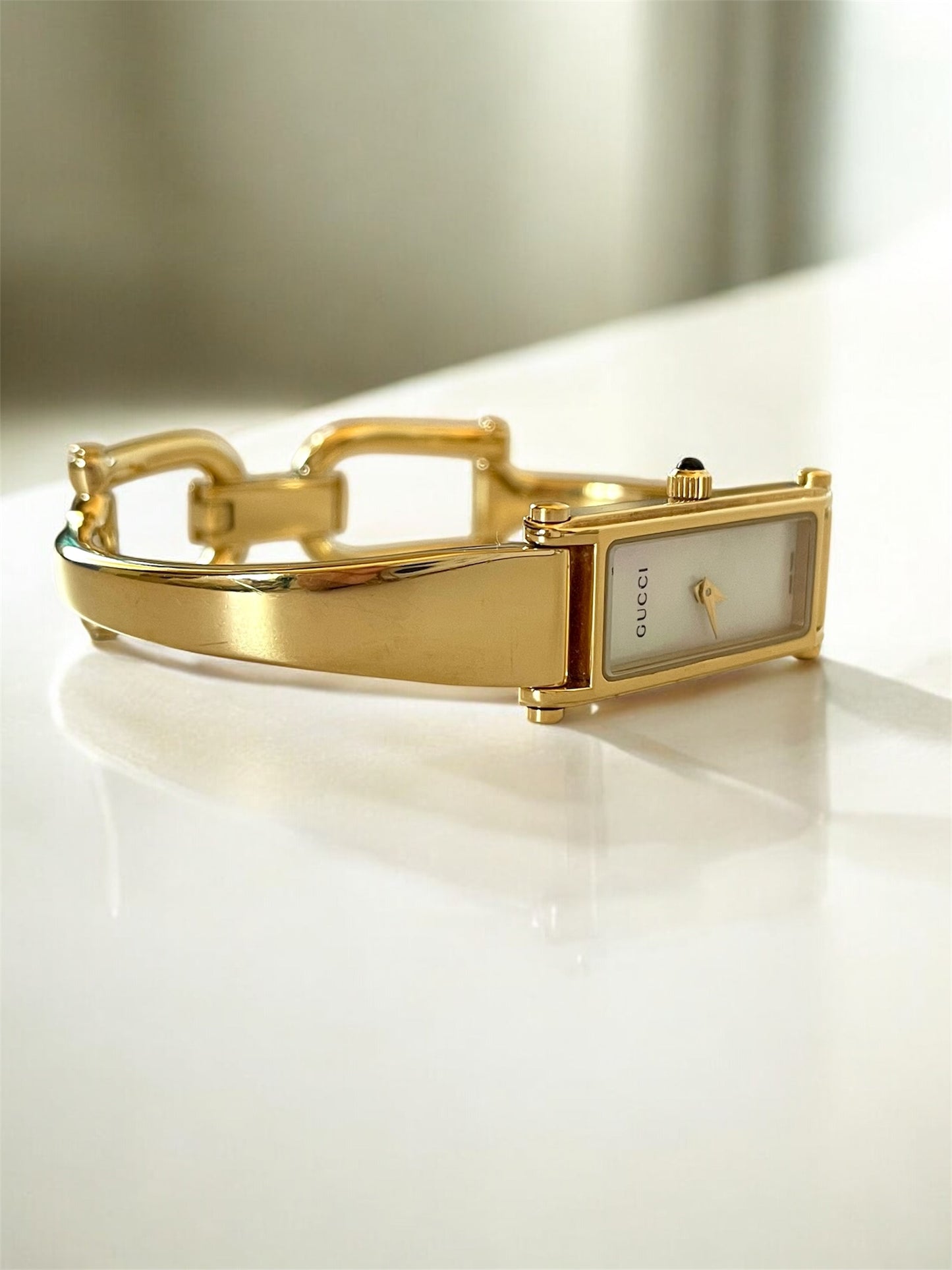 Vintage Gucci Bangle Watch 1500L White Shell Dial