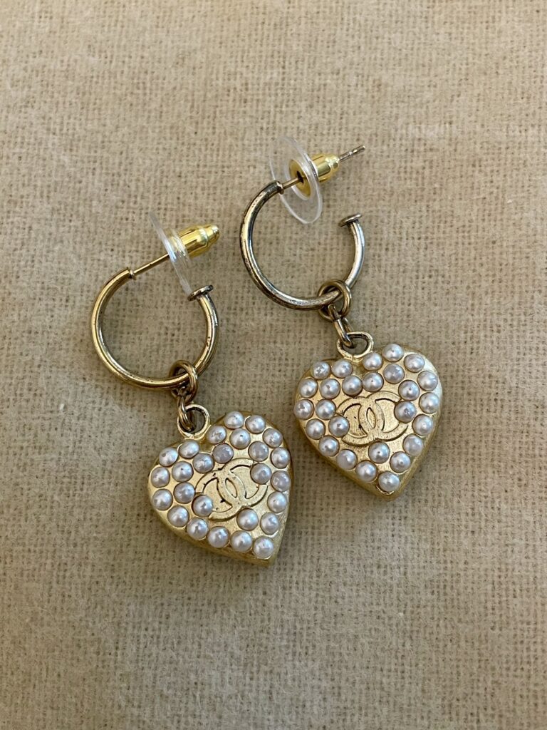 Chanel Vintage Heart-Shaped Pearl Drop Earrings | Gold CC Logo