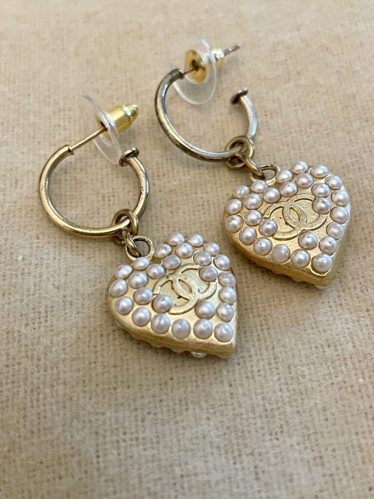 Chanel Vintage Heart-Shaped Pearl Drop Earrings | Gold CC Logo